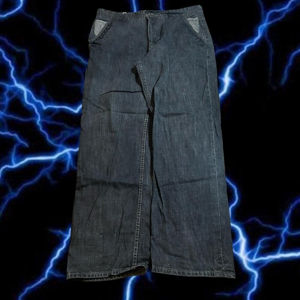 Y2K baggy denim jeans with a unique, distressed look #grunge #streetwear